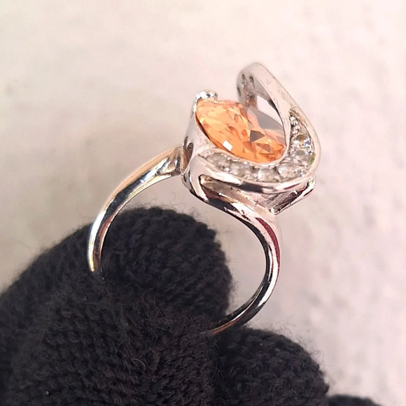 Unbranded Jewelry - Striking Zircon Ring with transparent Oval Crystal Stone Orange 925 Silver Size6